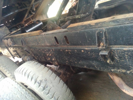 ขายรถ 10 ล้อดัมพ์ NISSAN UD 230 แรงม้า คัสซี CWM430M-01962 ราคา 850000