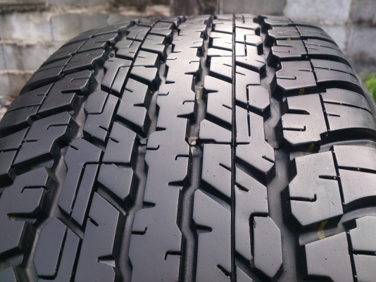 ขายแม็กฟอร์ดพร้อมยาง265/65R17  ขายทั้งชุด12500