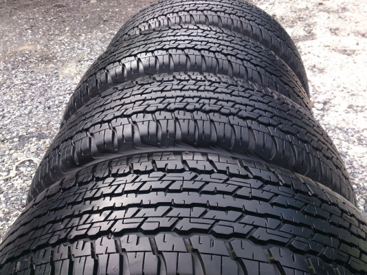ขายแม็กฟอร์ดพร้อมยาง265/65R17  ขายทั้งชุด12500