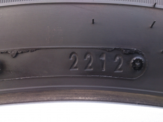 ขายแม็กฟอร์ดพร้อมยาง265/65R17  ขายทั้งชุด12500