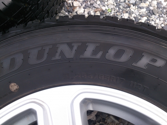 ขายแม็กฟอร์ดพร้อมยาง265/65R17  ขายทั้งชุด12500