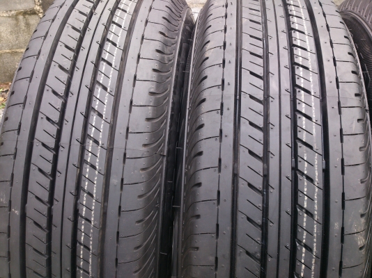 ขายยางพร้อมแม็กถอดป้ายแดงยางปี13 วิ่งแค่15 กิโล ตุ่มหน้ายางเส้นสีอยู่ครบใหม่มาก ขายทั้งชุด 14600