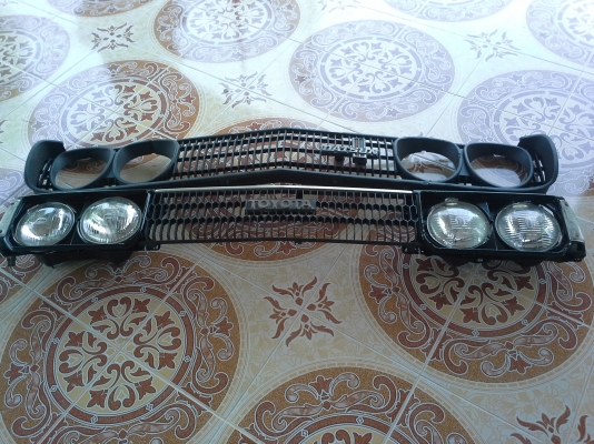 ขายชุดไฟหน้าและกระจังKE70ตากลมแท้ ของหาอยากสภาพสวย ขาย3900