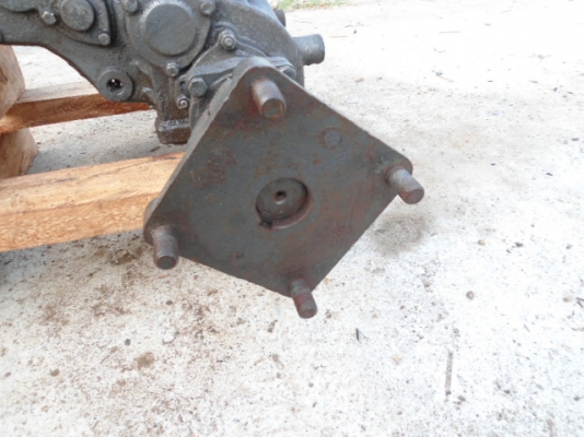 <<< ขายโครงเกียร์รถไถ เก่านอก  หน้า 6 เกียร์ หลัง 2 เกียร์ >>>