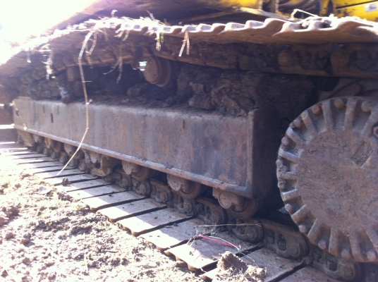 ขายรถแบคโฮ KOMATSU PC-200-6-813XX เล่มทะเบียน รถใช้งานอยู่