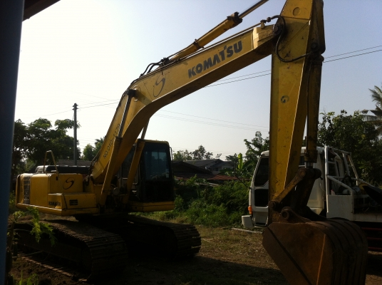 ขายรถแบคโฮ KOMATSU PC-200-6-813XX เล่มทะเบียน รถใช้งานอยู่