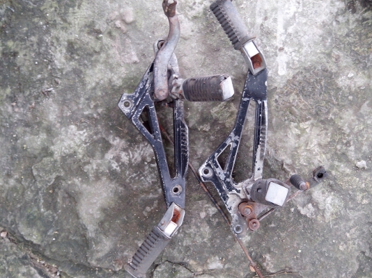 ขายอะไหล่ RXZ135 หลายรายการ หรือ ยกคัน ทะเบียนไม่โอน ขาด ขายอะไหล่ RXZ135 หลายรายการ หรือ ยกคัน ทะเบียนไม่โอน ขาด