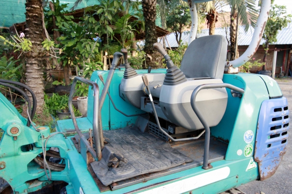 ขายรถแบคโฮ นำเข้าจากญี่ปุ่น ติดต่อ 086-7757900