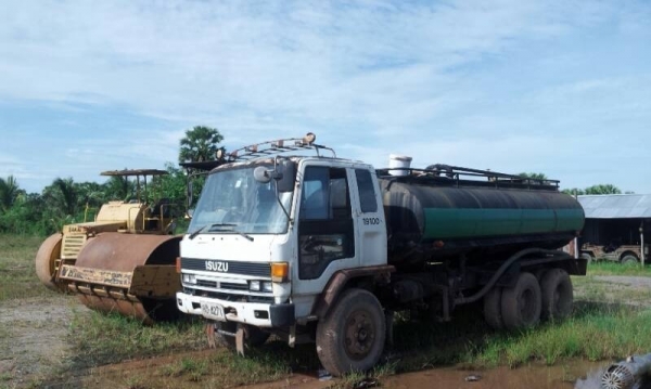 10ล้อบรรทุกน้ำ2เเพลาISUZU ร็อคกี้ 210 แรง คัสซีใหญ่...สภาพใช้งานอยู่... 10ล้อบรรทุกน้ำ2เเพลาISUZU ร็อคกี้ 210 แรง คัสซีใหญ่...สภาพใช้งานอยู่...