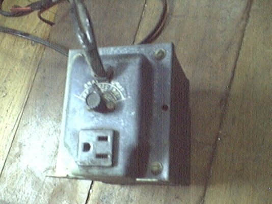 ขายหม้อแปลงไฟเข้า220ออก100โวลท์ของอเมริกา