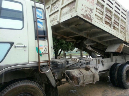 รถฮีโน่ 10 ล้อดั้ม FM3M 240 แรงม้า   สนใจติดต่อ 081 - 6079515  ( ราคา ลดแล้ว !!.  1,150,000 บาท. )