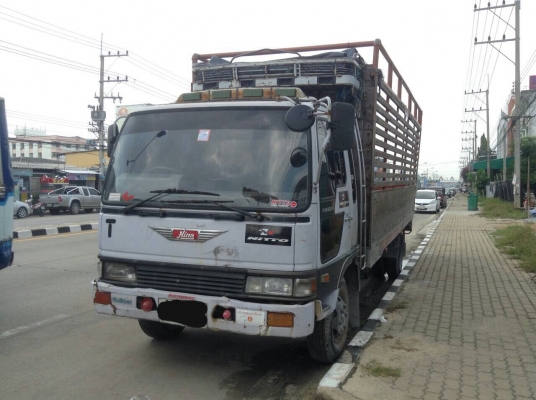 ขายด่วน!!!!!  รถบรรทุก 6ล้อ  .กระบะคาร์โก้.  ราคาถูก