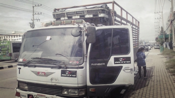 ขายด่วน!!!!!  รถบรรทุก 6ล้อ  .กระบะคาร์โก้.  ราคาถูก