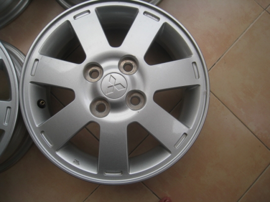 ขายล้อแม็กใหม่ RPF1 ขอบ15 สีไฮเปอร์ซิลเวอร์ F7"et41,R8"et35 4รู100 +ยาง continental contipremium 185/55r15 ปี 10,1เส้นและปี11,3 เส้นครับ  สนใจติดต่อเล็กคลองสาม (081-3747940)