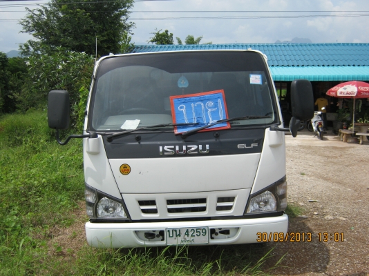 อีซูซู 6ล้อเล็ก ELF ตาเฉียง ปี 2555 อีซูซู 6ล้อเล็ก ELF ตาเฉียง ปี 2555