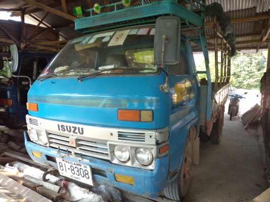 ขายรถอีซูซุ6ล้อช่วงสันเครื่อง85แรง สภาพดีพร้อมใช้งานคับ