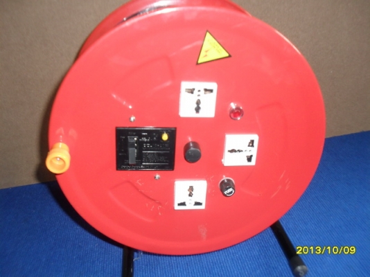 สายไฟม้วนเก็บได้ ความยาว 20 เมตร ขนาดสาย 2X1.5 Sq  แท่นเหล็กทั้งหมด พร้อม Breaker.