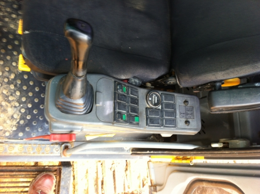 ขายรถแบคโฮ VOLVO EC210B.LC เอกสารเล่มทะเบียน ไฟฟ้าเต็ม พร้อมขาย ราคาย้อมๆ สนใจโทรเลย