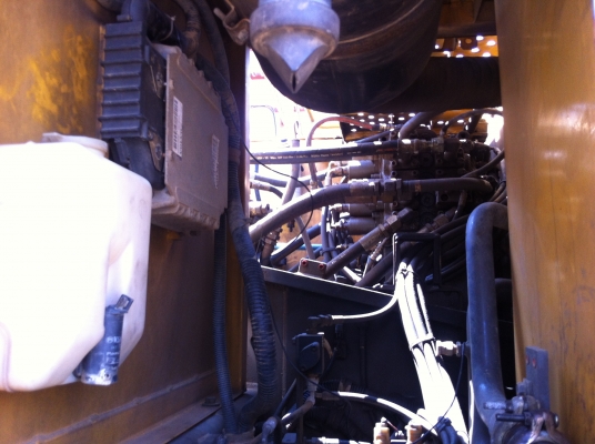 ขายรถแบคโฮ VOLVO EC210B.LC เอกสารเล่มทะเบียน ไฟฟ้าเต็ม พร้อมขาย ราคาย้อมๆ สนใจโทรเลย