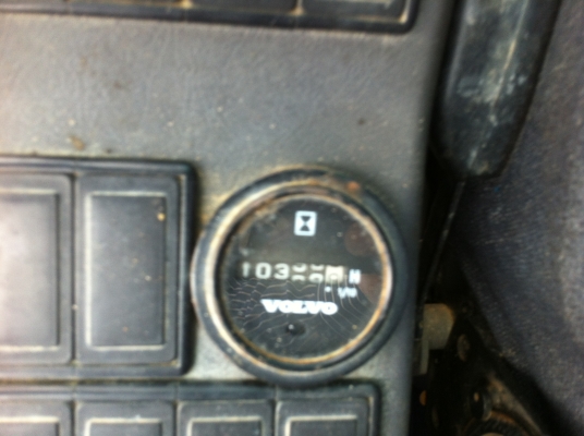 ขายรถแบคโฮ VOLVO EC210B.LC เอกสารเล่มทะเบียน ไฟฟ้าเต็ม พร้อมขาย ราคาย้อมๆ สนใจโทรเลย