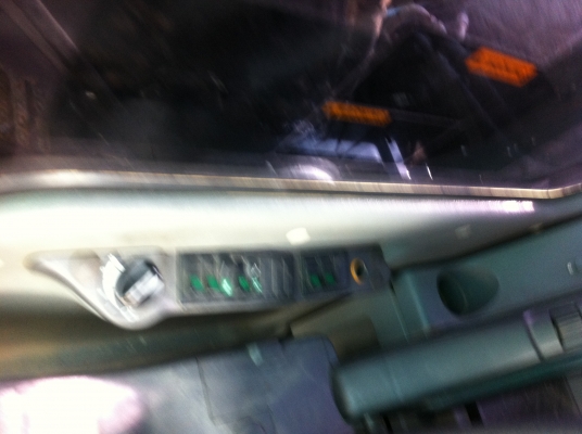 ขายรถแบคโฮ VOLVO EC210B.LC เอกสารเล่มทะเบียน ไฟฟ้าเต็ม พร้อมขาย ราคาย้อมๆ สนใจโทรเลย