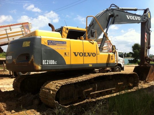 ขายรถแบคโฮ VOLVO EC210B.LC เอกสารเล่มทะเบียน ไฟฟ้าเต็ม พร้อมขาย ราคาย้อมๆ สนใจโทรเลย