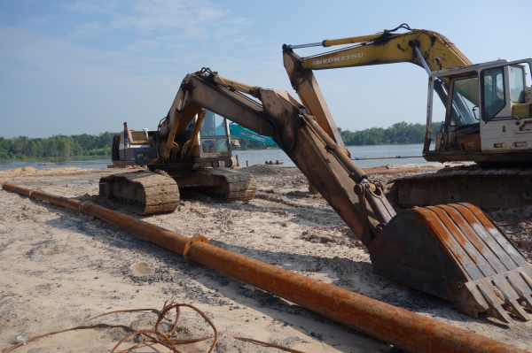 ขายรถแบคโฮ KOMATSU PC 200 รุ่น5(2คัน)