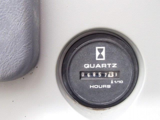 ขายรถขุด KOBELCO SK135SR-1E sn:YY02-03006 Yr.2002,Hr.6857 ,เก๋งสวย บอร์ดี้ไม่ช้ำ สภาพดีมากครับ เต็มทุกอย่าง ราคาไม่สูงครับโทรมานะ 085-9049669