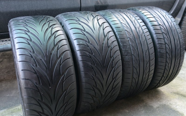 ยาง 245-45-17 กับ 235-45-17 ปี12 สภาพใหม่ๆ 4 เส้น