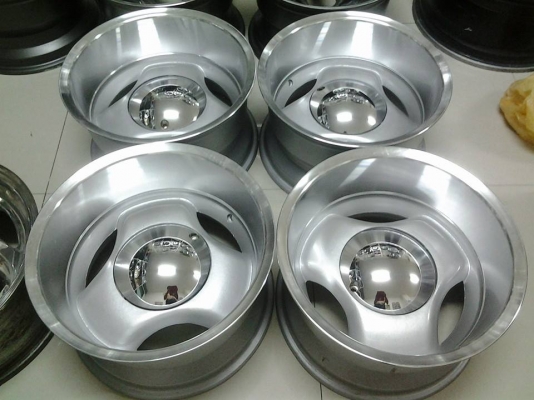 บูมเมอแรง 15x8.5 ET-34