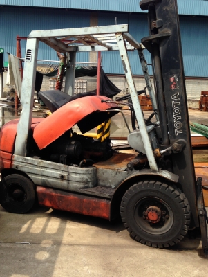 ขาย toyotaรุ่น 6,7 2.5 ตัน นักปั้นมืออาชีพถูกๆ086-3388349