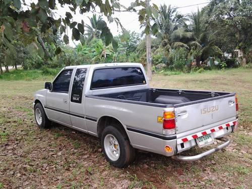 อีซุซุslx 2500 พวงมาลัยเพาเวอร์ปี93 สภาพตามรูปพร้มใช้ อีซุซุslx 2500 พวงมาลัยเพาเวอร์ปี93 สภาพตามรูปพร้มใช้