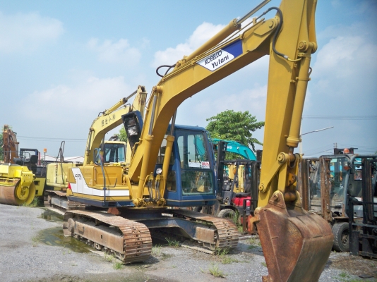 ฮั้วเฮงหลี อินเตอร์เทรด   แหล่งรวมรถมือสองที่ใหญ่ที่สุดในประเทศไทย