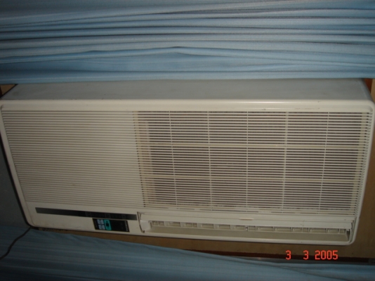 ขายแอร์หน้าต่างใช้ไฟ 110  พร้อมหม้อแปรง