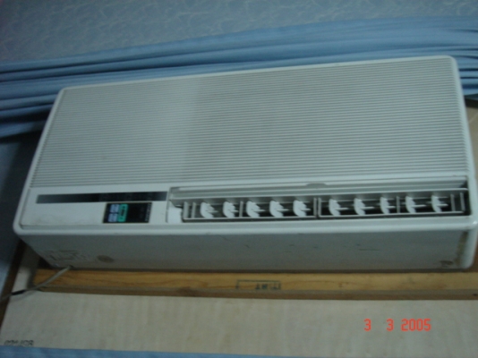 ขายแอร์หน้าต่างใช้ไฟ 110  พร้อมหม้อแปรง