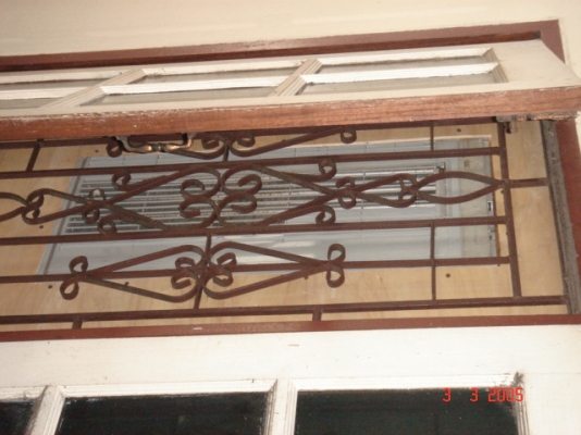 ขายแอร์หน้าต่างใช้ไฟ 110  พร้อมหม้อแปรง