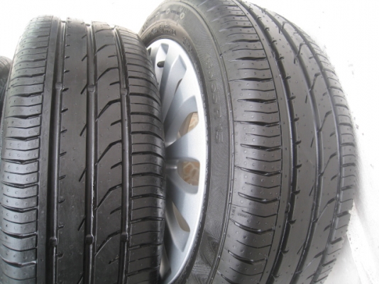 ขายล้อแม็ก Ford fiesta ป้ายแดง 15"x6" et45 4รู100 +ยางปี 13 มีตุ่มที่หน้ายางทุกเส้นครับ  สนใจติดต่อเล็กคลองสามครับ (081-3747940)