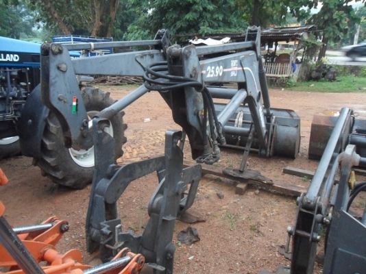 เฮียกาศซื้อไปติดคูโบต้า95ครับ ชุดตักหน้ารถไถฟอร์ดNH40/TS ตรงรุ่น ยี่ห้อMANIP' 25.90 สภาพสวย มีบุ้งกี๋ตักและงาเสียบ