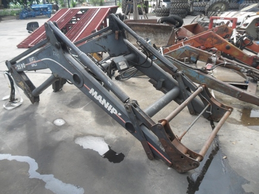 เฮียกาศซื้อไปติดคูโบต้า95ครับ ชุดตักหน้ารถไถฟอร์ดNH40/TS ตรงรุ่น ยี่ห้อMANIP' 25.90 สภาพสวย มีบุ้งกี๋ตักและงาเสียบ