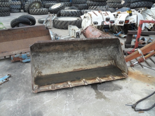 เฮียกาศซื้อไปติดคูโบต้า95ครับ ชุดตักหน้ารถไถฟอร์ดNH40/TS ตรงรุ่น ยี่ห้อMANIP' 25.90 สภาพสวย มีบุ้งกี๋ตักและงาเสียบ