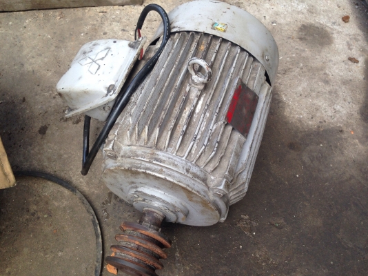 ขายมอเตอร์ mitsubishi 10 HP. 950 RPM. สภาพสวย พร้อมใช้งาน