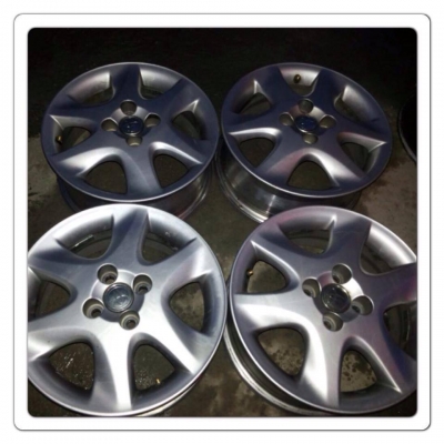 ขายล้อแม็ก Toyota Altis ขอบ15 4รู100 ราคา 3,200 บาทราคาถูก