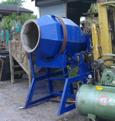 Sell> โม่ผสมเอนกประสงค์/ผสมสารเคมี ของ อิตาลีครับ ใช้ผสมเม็ดพลาสติกก็ได้ นครปฐมครับ