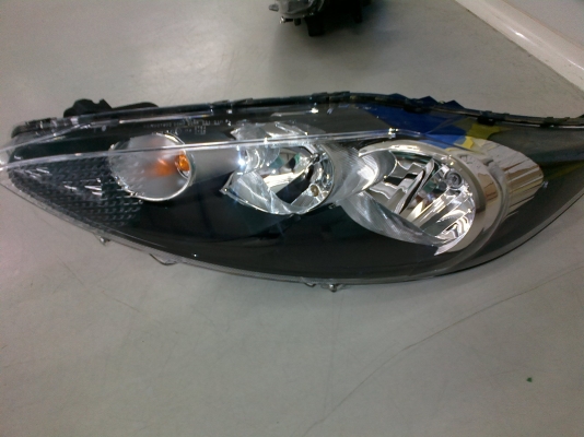 ขายไฟหน้า Ford fiesta ขายไฟหน้า Ford fiesta