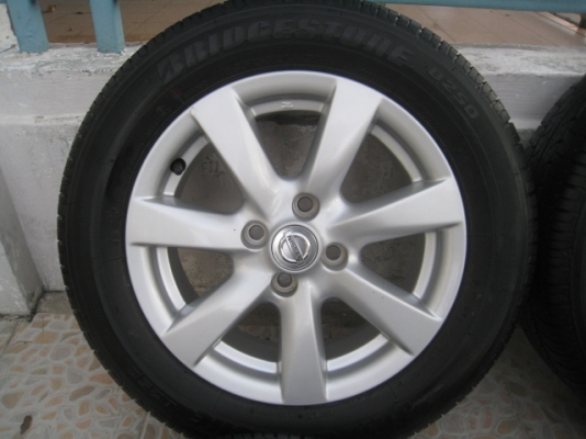 ขายล้อแม็ก Nissan almera 15"x5.5" et40 4รู100 +ยาง ปี4412  สนใจติดต่อเล็กคลองสาม (081-3747940)