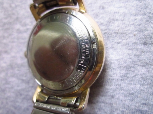 +++++ BULOVA สวิสเมดเรือนทอง 10kโกลด์เพลทหน้าลายเสี้ยน +++++ +++++ BULOVA สวิสเมดเรือนทอง 10kโกลด์เพลทหน้าลายเสี้ยน +++++