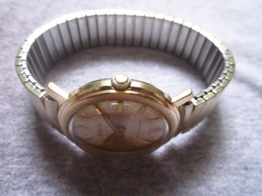 +++++ BULOVA สวิสเมดเรือนทอง 10kโกลด์เพลทหน้าลายเสี้ยน +++++ +++++ BULOVA สวิสเมดเรือนทอง 10kโกลด์เพลทหน้าลายเสี้ยน +++++