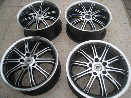 ขายล้อแม็ก w work มือสอง 17"x7.5" หน้า et45, หลัง et40 5 รู 114.3  สนใจติดต่อเล็กคลองสามครับ (081-3747940)