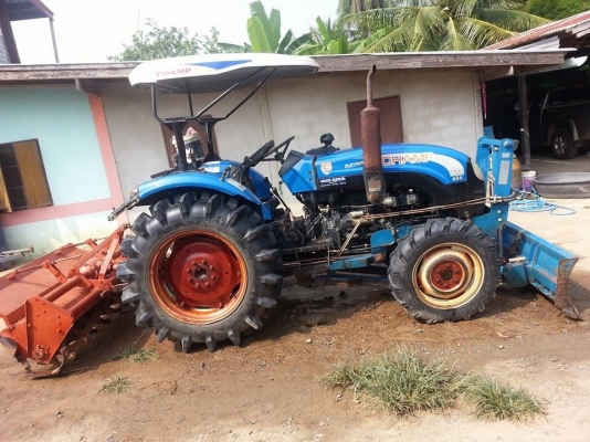 แทรกเตอร์แชมป์ YTO 454  4 WD 2 เพลา ใบมีดหน้า โรตารี่หลัง สภาพดีมากๆทำงานไป 663 ชั่วโมง