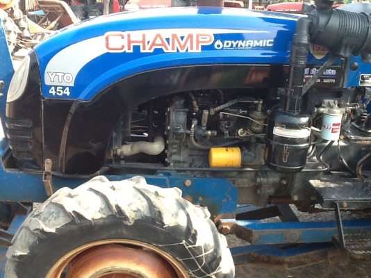 แทรกเตอร์แชมป์ YTO 454  4 WD 2 เพลา ใบมีดหน้า โรตารี่หลัง สภาพดีมากๆทำงานไป 663 ชั่วโมง